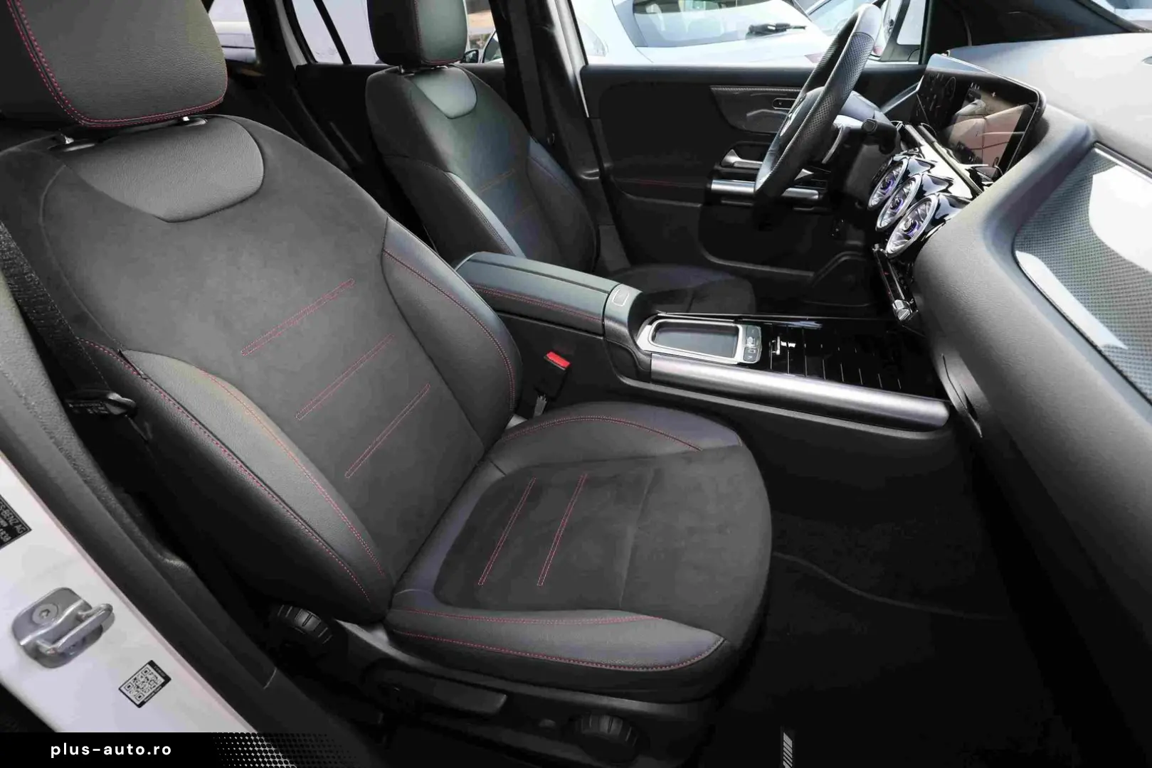 MERCEDES-BENZ GLA 180 AMG