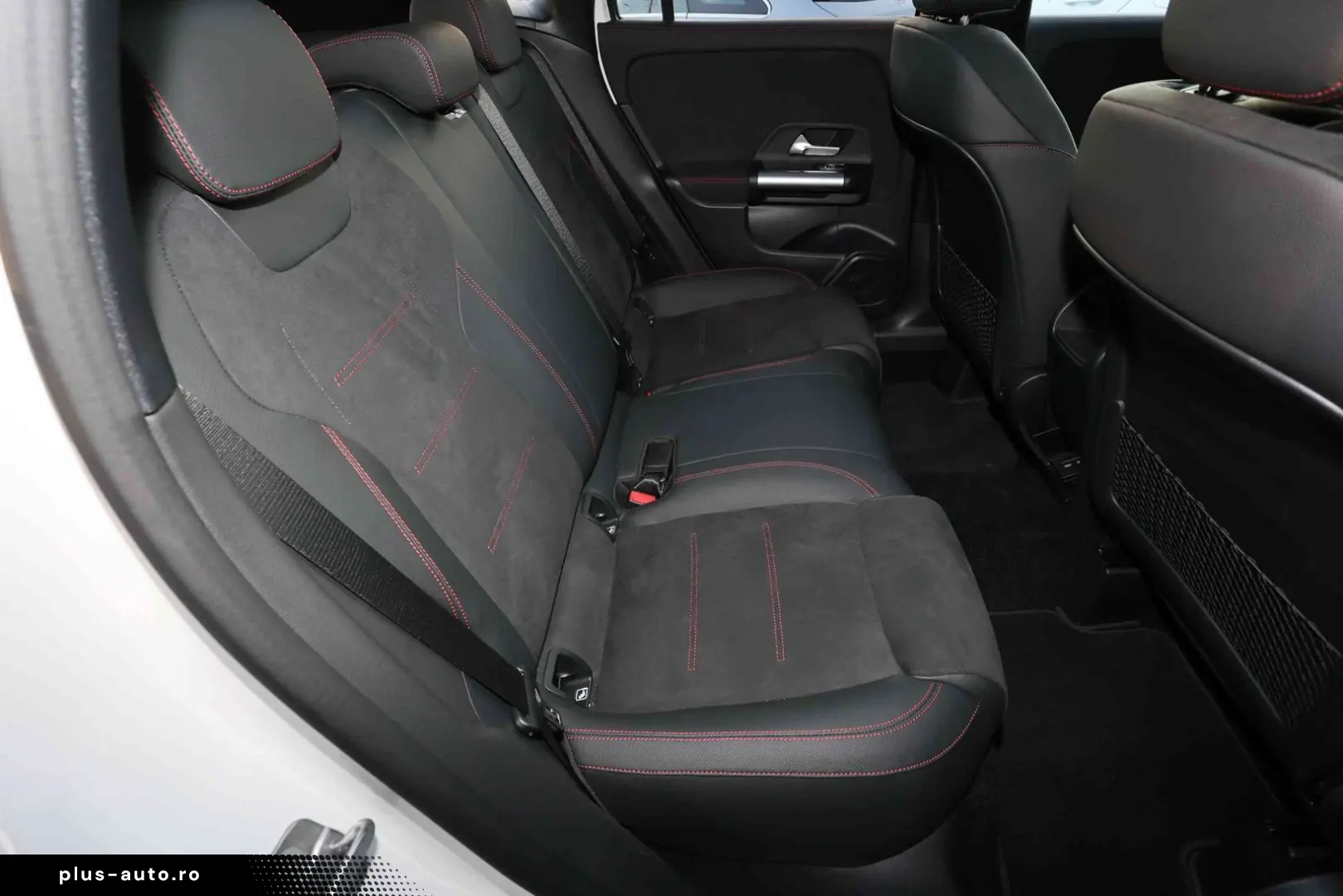 MERCEDES-BENZ GLA 180 AMG