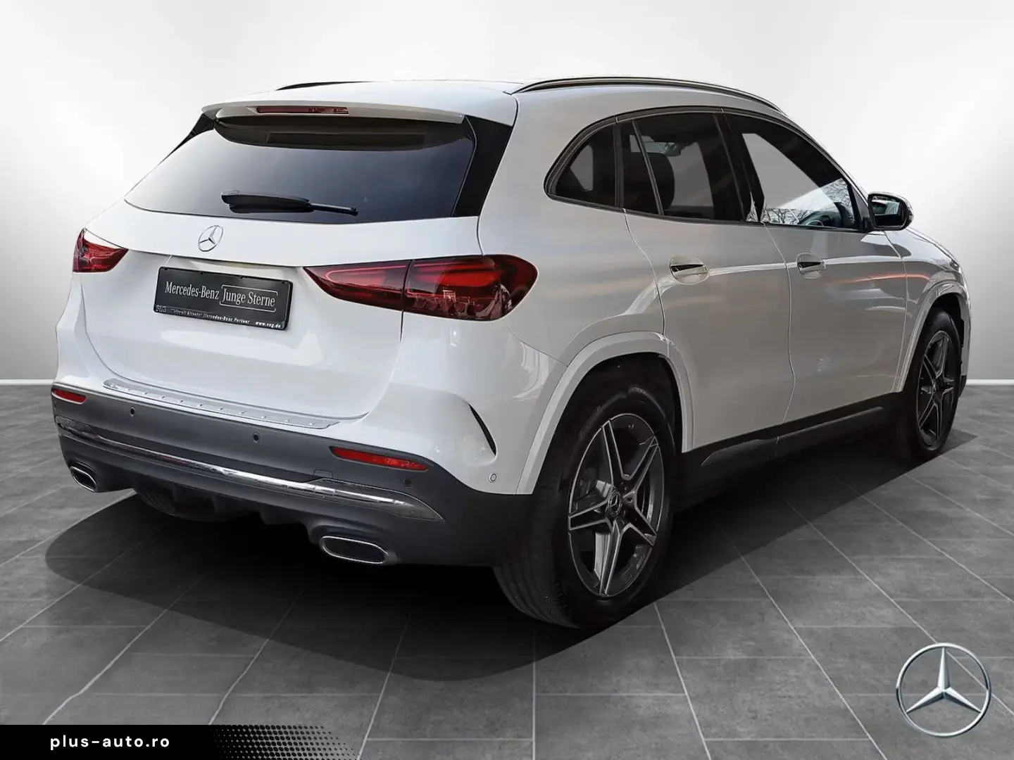 MERCEDES-BENZ GLA 180 AMG