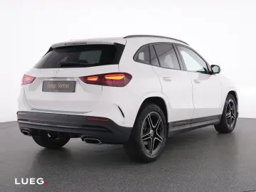 MERCEDES-BENZ GLA 180 AMG