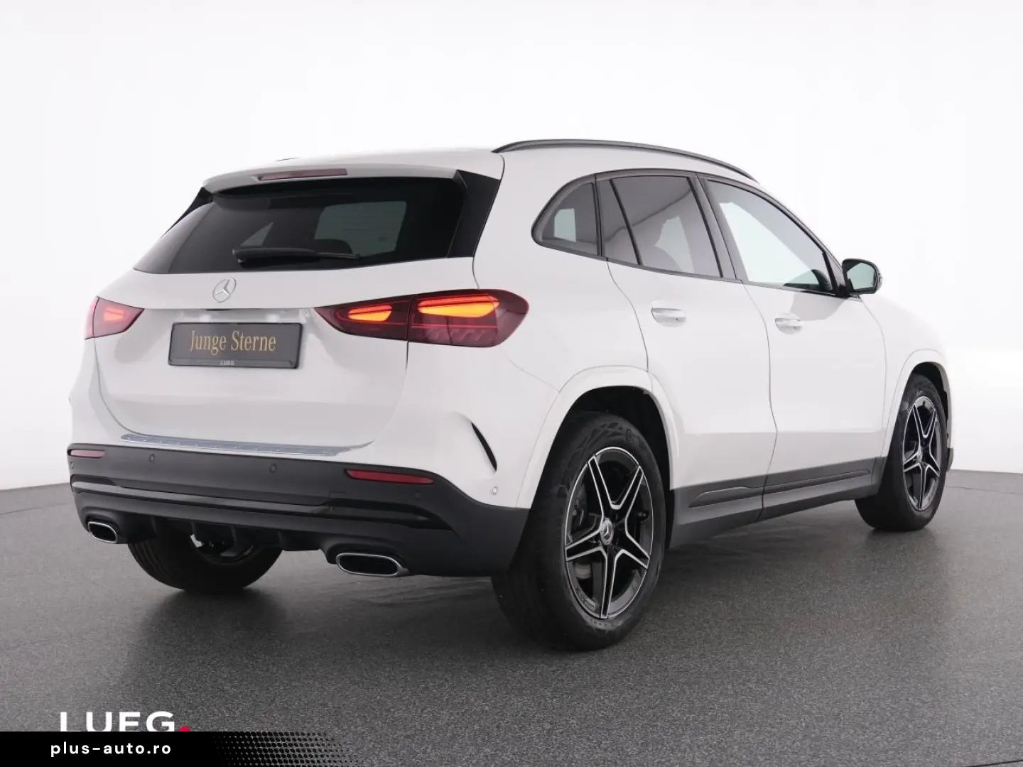 MERCEDES-BENZ GLA 180 AMG