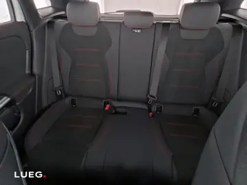 MERCEDES-BENZ GLA 180 AMG