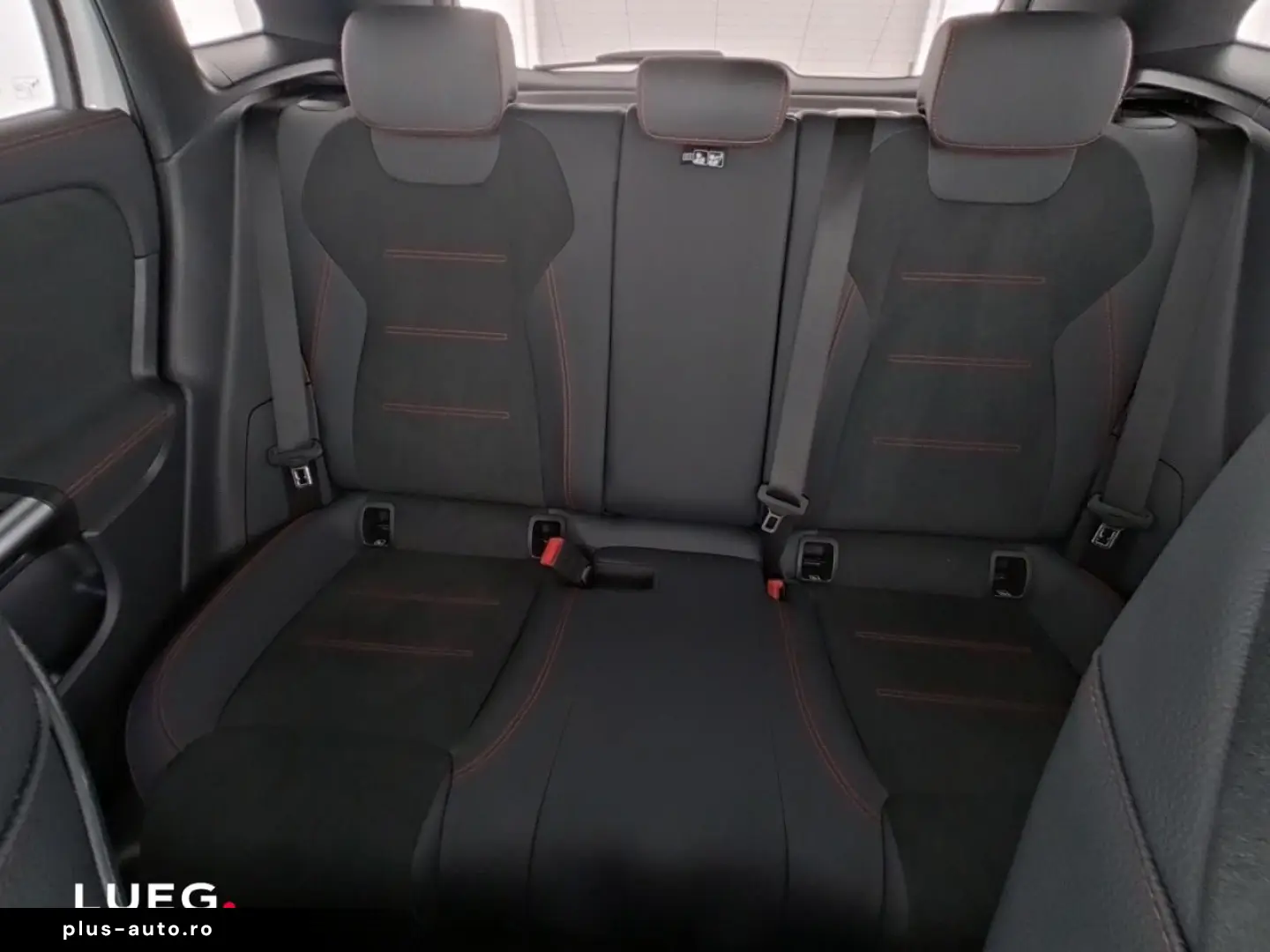 MERCEDES-BENZ GLA 180 AMG