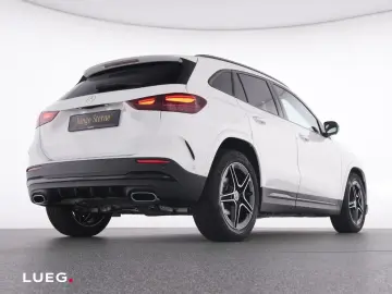 MERCEDES-BENZ GLA 180 AMG