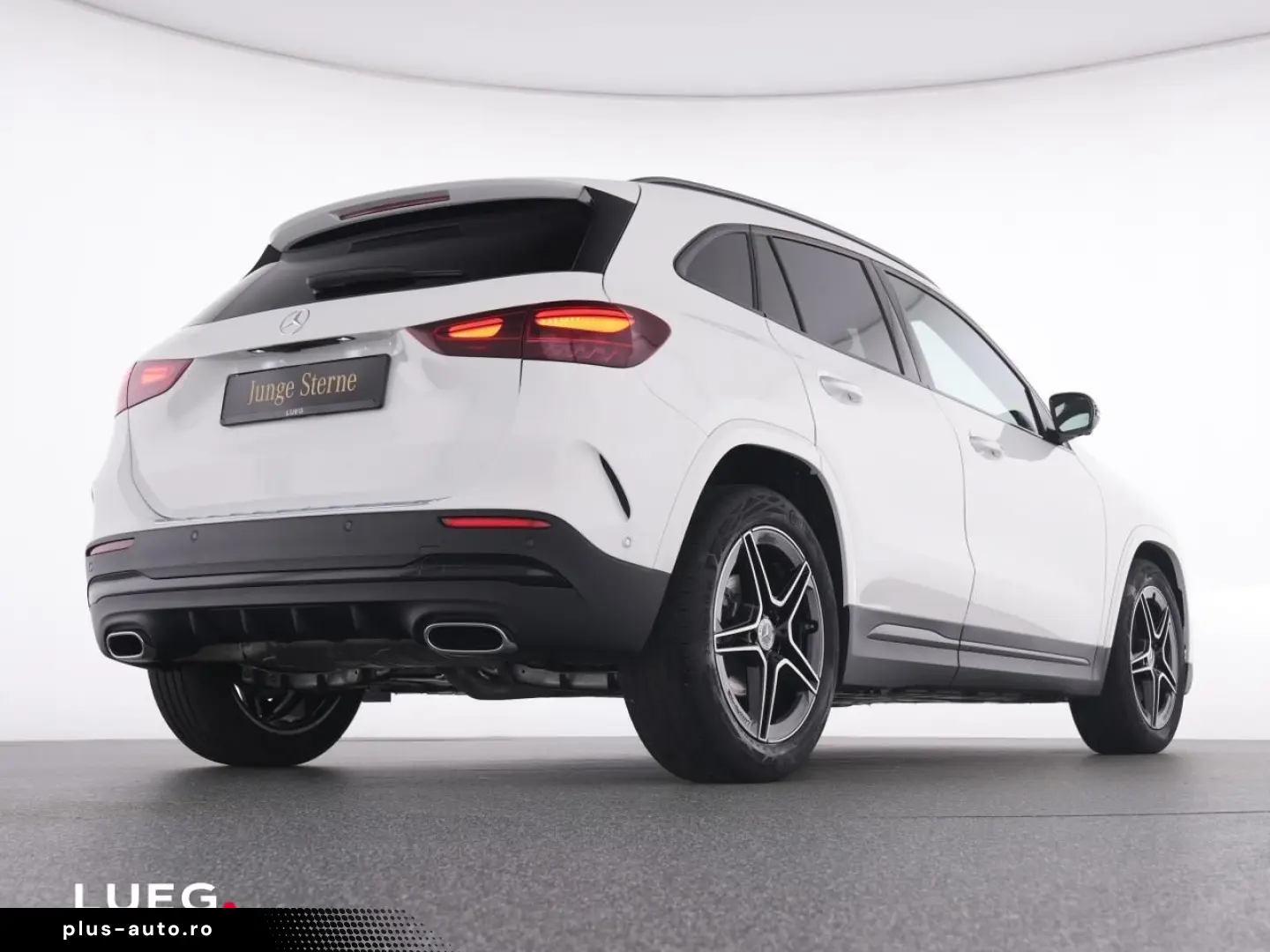 MERCEDES-BENZ GLA 180 AMG