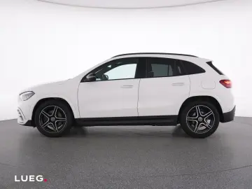 MERCEDES-BENZ GLA 180 AMG
