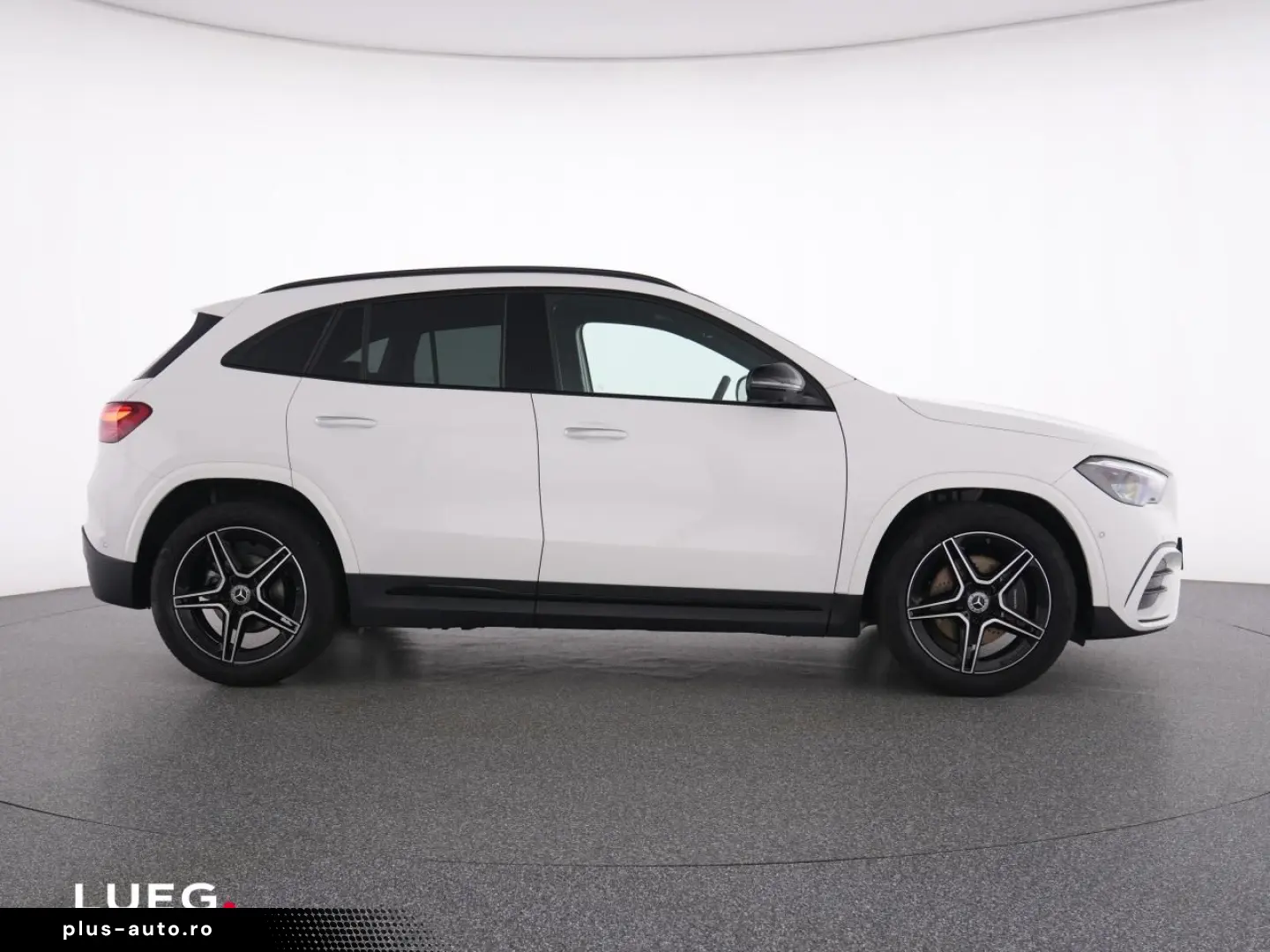 MERCEDES-BENZ GLA 180 AMG