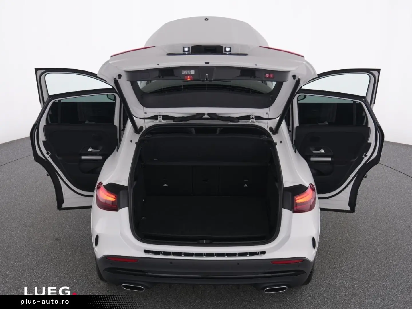 MERCEDES-BENZ GLA 180 AMG