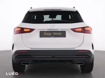 MERCEDES-BENZ GLA 180 AMG