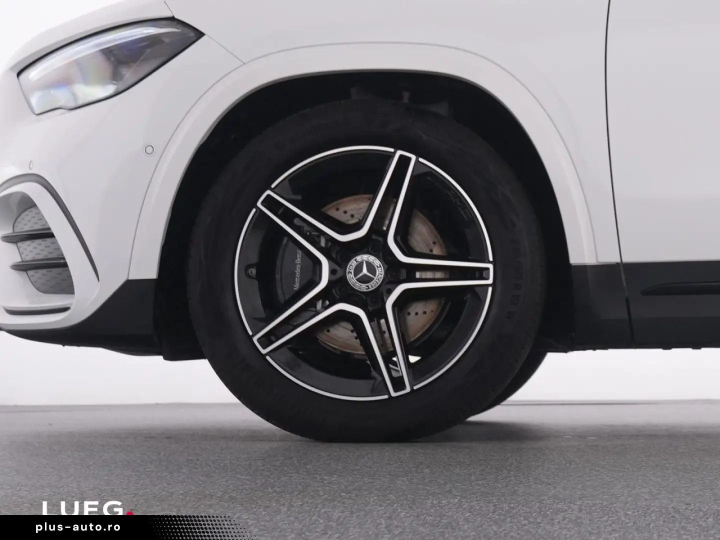 MERCEDES-BENZ GLA 180 AMG