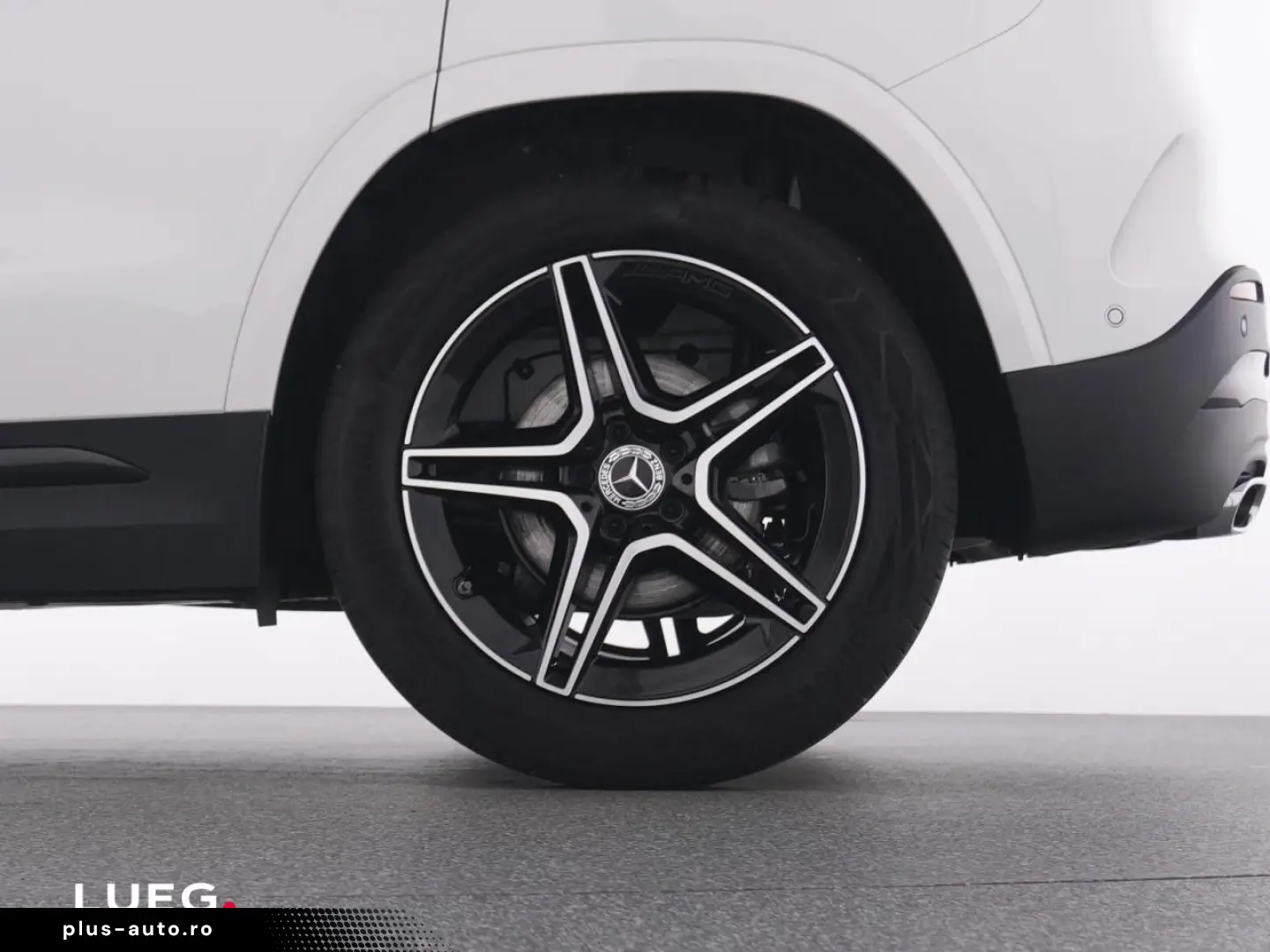 MERCEDES-BENZ GLA 180 AMG