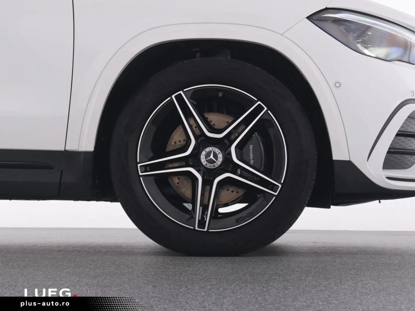 MERCEDES-BENZ GLA 180 AMG