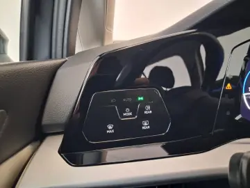 VOLKSWAGEN GOLF Style 1.5 TSI 130CP