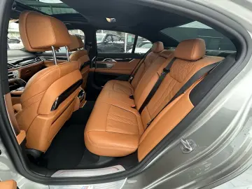 BMW 730 d xDrive Limousine M Sportpaket