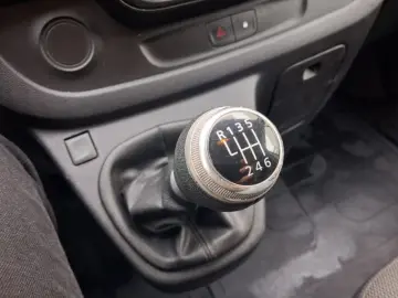 RENAULT TRAFIC 2.0 Blue dCi 120CP L1 Authentique