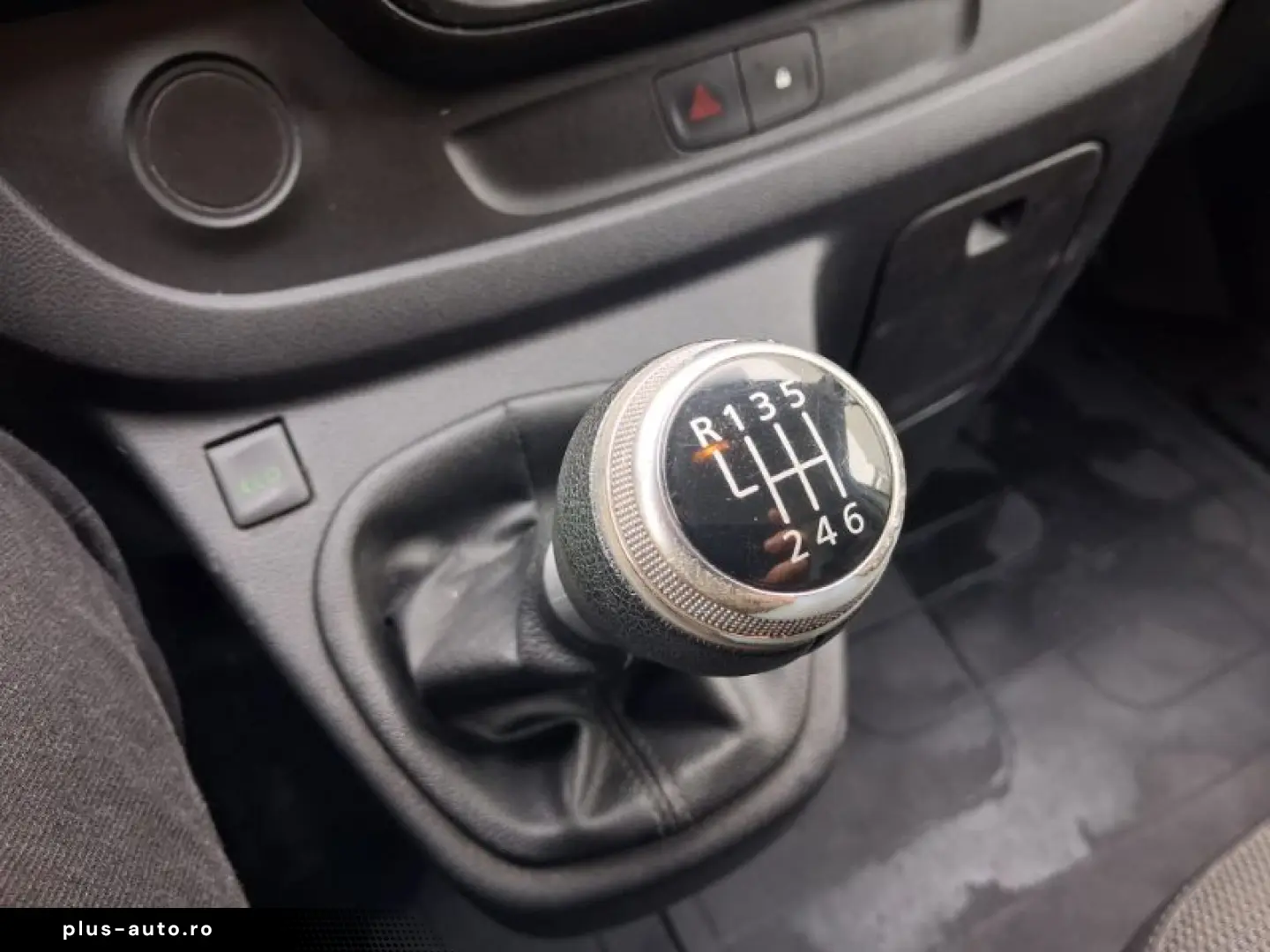 RENAULT TRAFIC 2.0 Blue dCi 120CP L1 Authentique