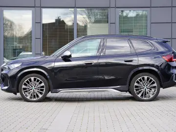BMW X1 18 i sDrive xLine  MIT 2 JAHREN GARANTIE