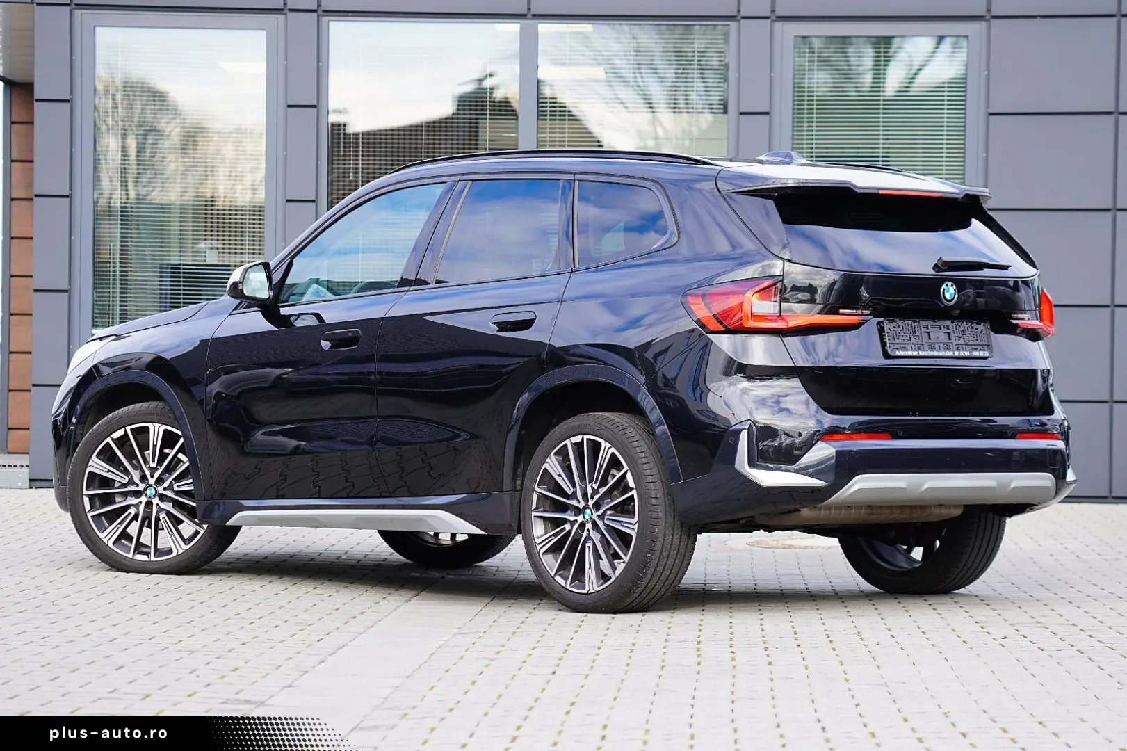 BMW X1 18 i sDrive xLine  MIT 2 JAHREN GARANTIE
