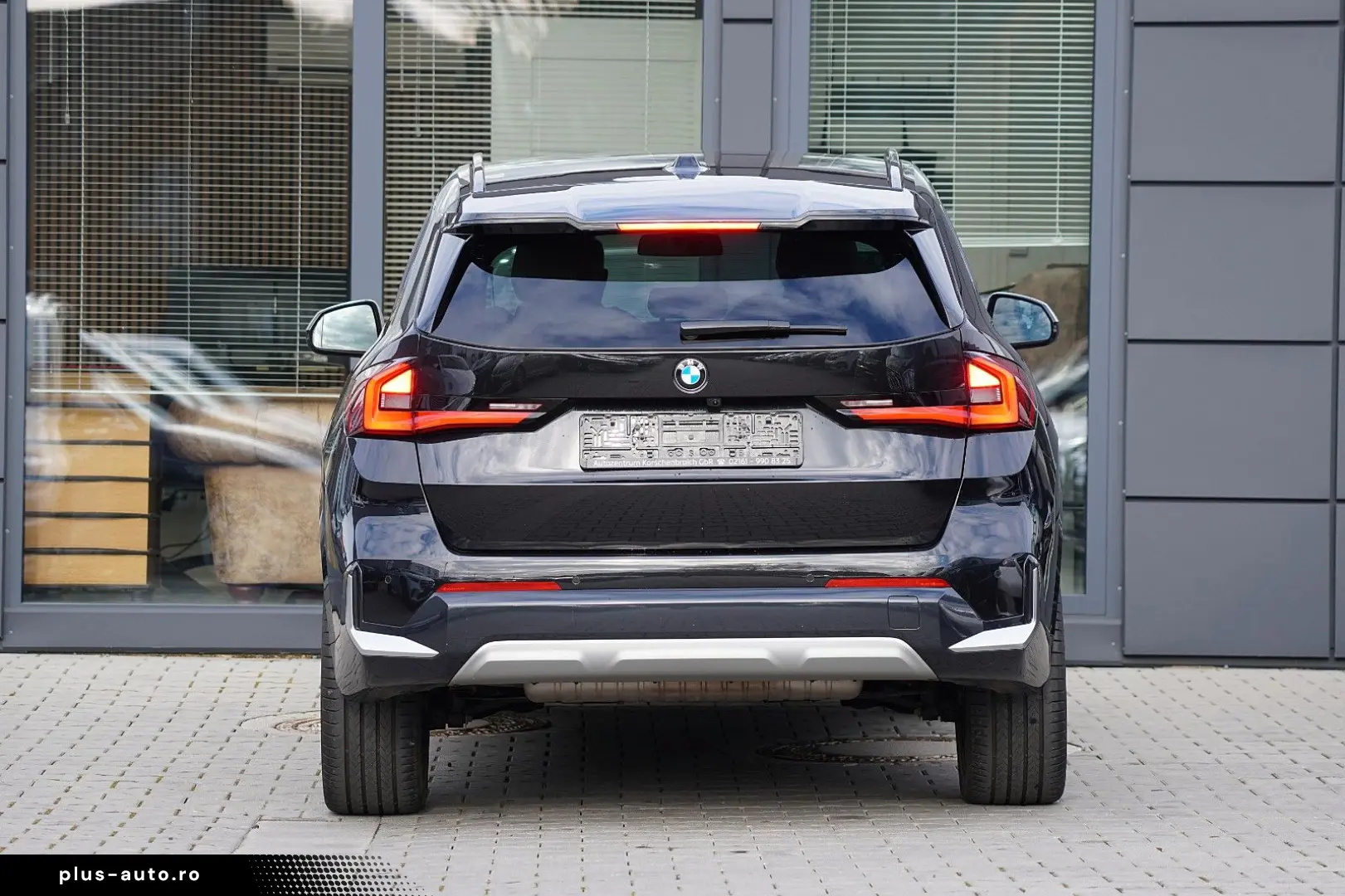 BMW X1 18 i sDrive xLine  MIT 2 JAHREN GARANTIE