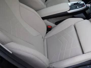 BMW X1 18 i sDrive xLine  MIT 2 JAHREN GARANTIE