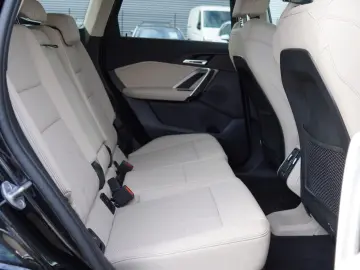 BMW X1 18 i sDrive xLine  MIT 2 JAHREN GARANTIE