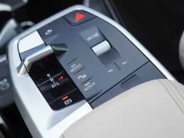 BMW X1 18 i sDrive xLine  MIT 2 JAHREN GARANTIE