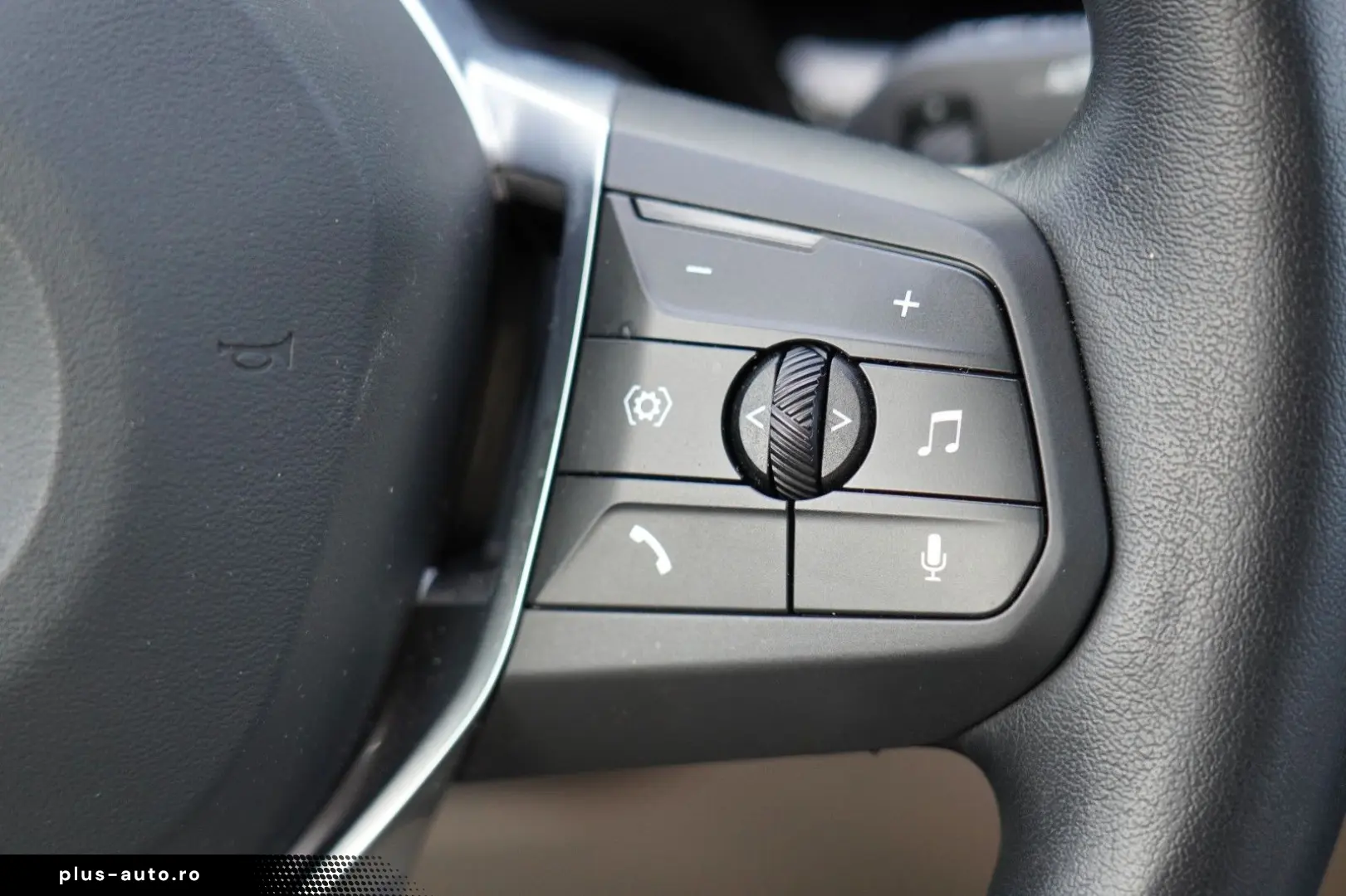 BMW X1 18 i sDrive xLine  MIT 2 JAHREN GARANTIE