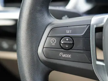 BMW X1 18 i sDrive xLine  MIT 2 JAHREN GARANTIE