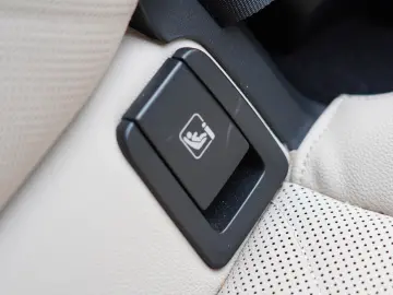 BMW X1 18 i sDrive xLine  MIT 2 JAHREN GARANTIE