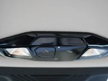 BMW X1 18 i sDrive xLine  MIT 2 JAHREN GARANTIE