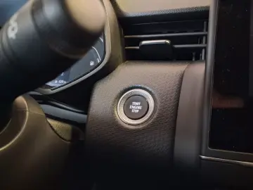 RENAULT CLIO 1.0 TCe 90CP Intens