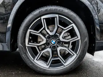 BMW X1 sDrive20i xLine HUD PANO ACC AHK RFK NAVI