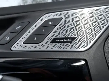 BMW X1 sDrive20i xLine HUD PANO ACC AHK RFK NAVI