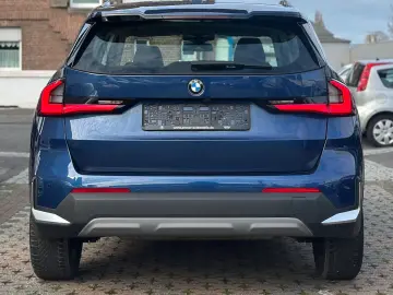BMW X1 sDrive 18 i-NAVI-SHZ-LED HEAD UP HIFI-3D KAM