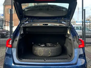 BMW X1 sDrive 18 i-NAVI-SHZ-LED HEAD UP HIFI-3D KAM