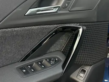 BMW X1 sDrive 18 i-NAVI-SHZ-LED HEAD UP HIFI-3D KAM