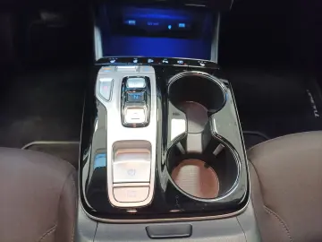 HYUNDAI Tucson 1.6 T-GDI Trend 4WD Navi Lenkrhzg. CAM