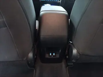 HYUNDAI Tucson 1.6 T-GDI Trend 4WD Navi Lenkrhzg. CAM