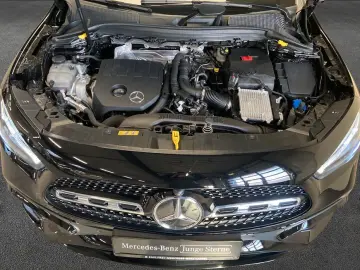 MERCEDES-BENZ GLA 180