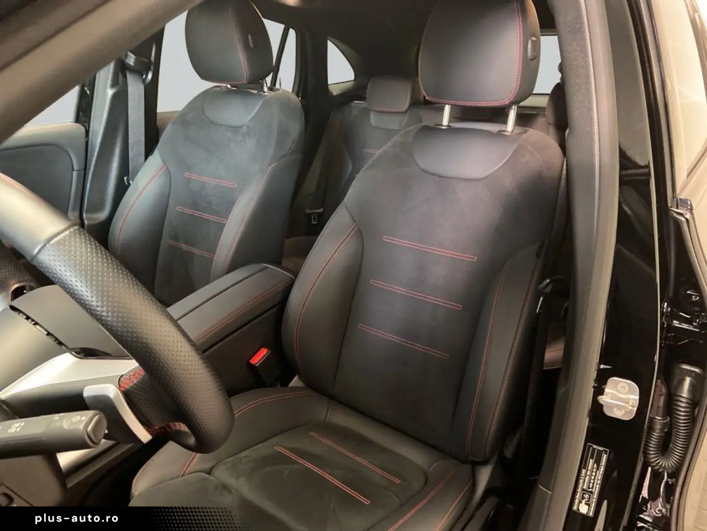 MERCEDES-BENZ GLA 180