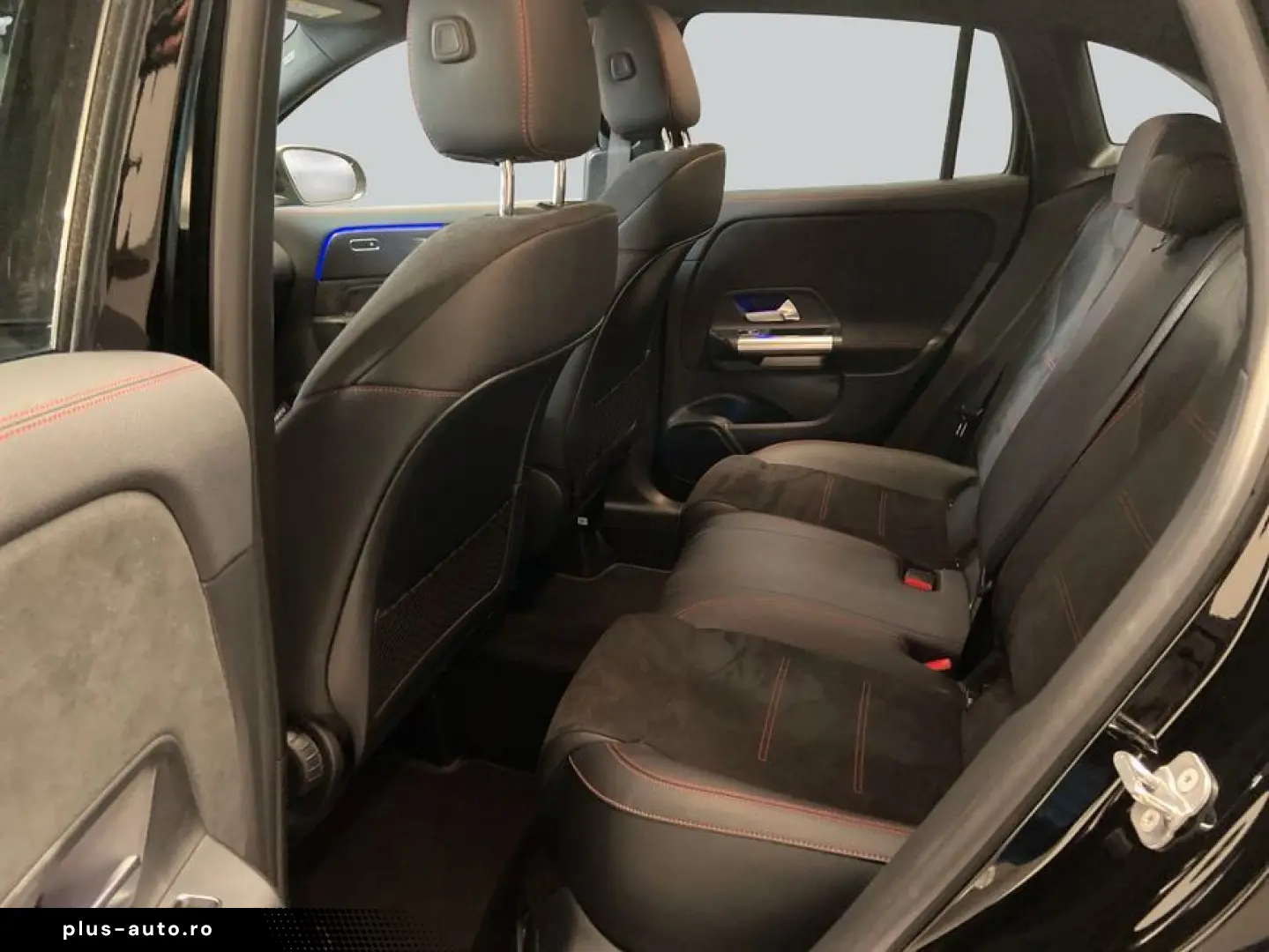 MERCEDES-BENZ GLA 180