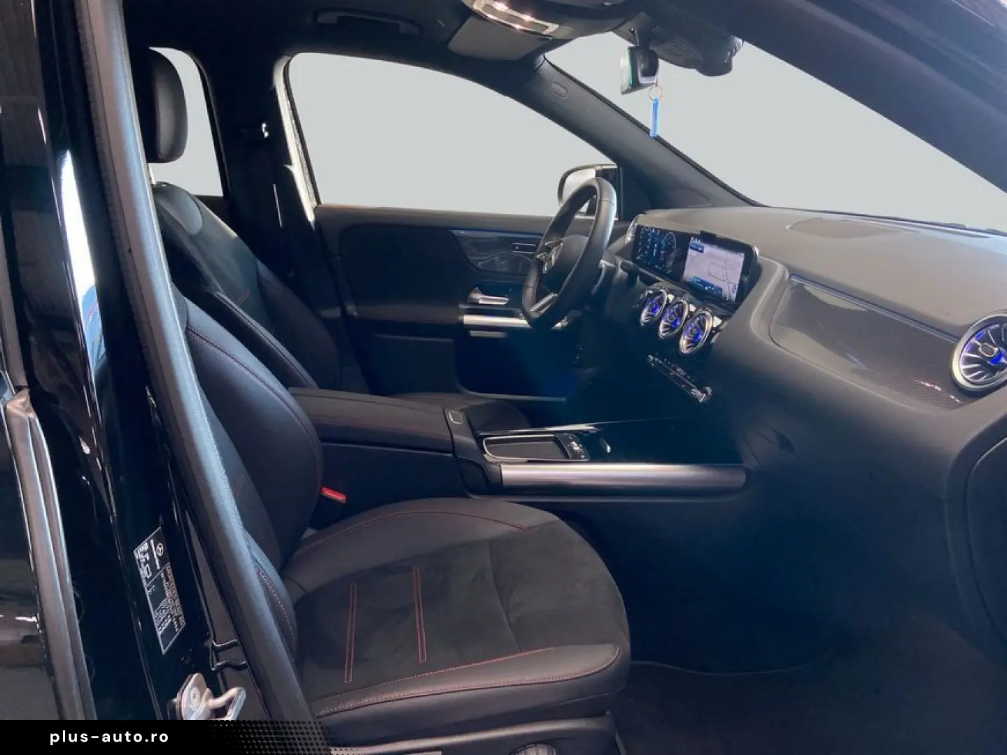 MERCEDES-BENZ GLA 180