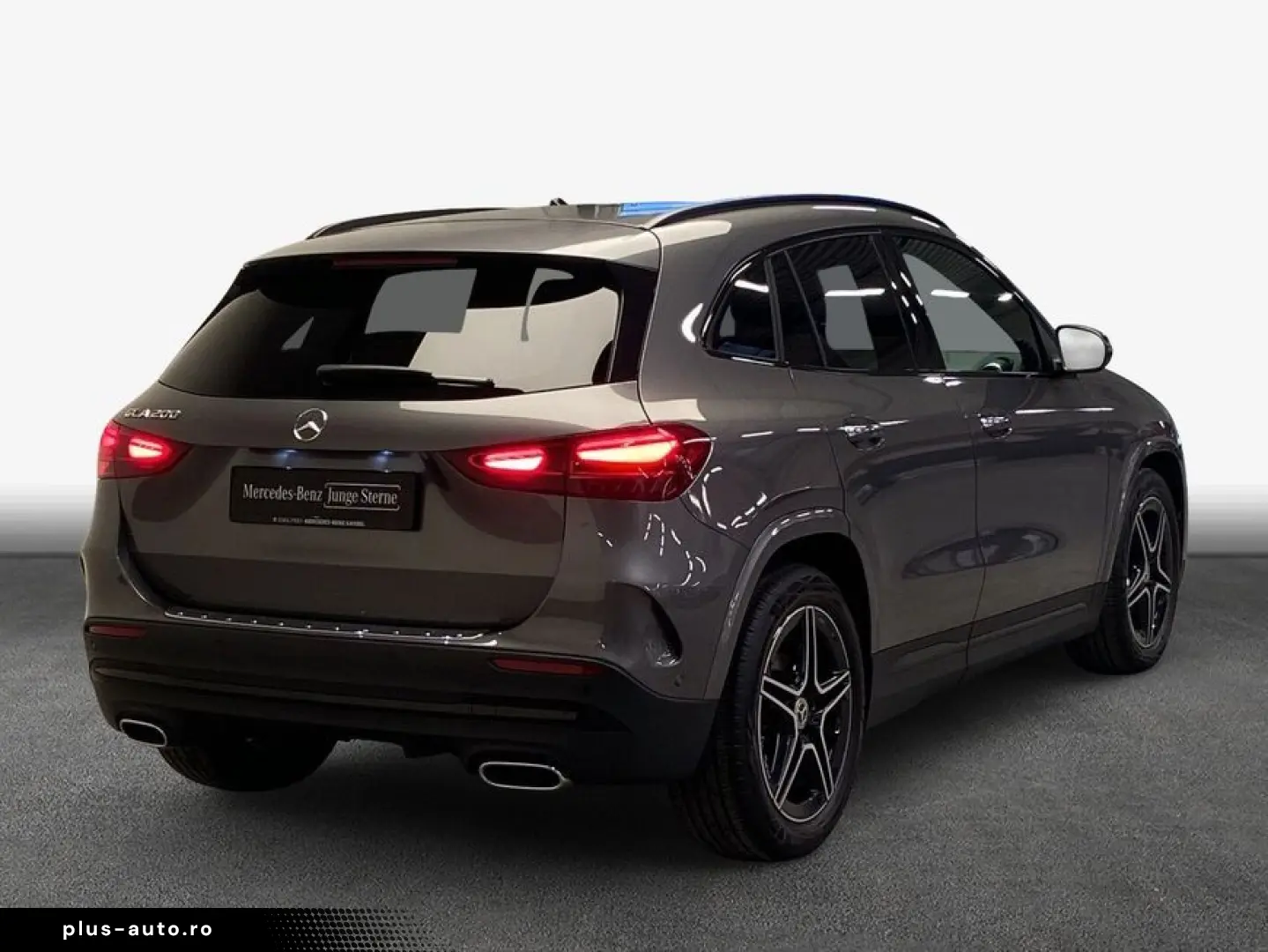 MERCEDES-BENZ GLA 200