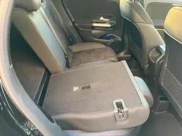 MERCEDES-BENZ GLA 180 d AMG Line