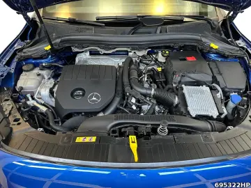 MERCEDES-BENZ GLA 180 AMG