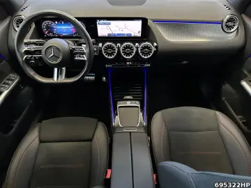 MERCEDES-BENZ GLA 180 AMG