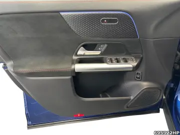 MERCEDES-BENZ GLA 180 AMG