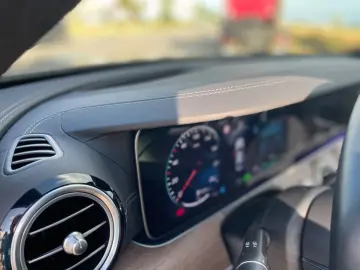 MERCEDES-BENZ E 300 d 4M AMG WIDESCREEN LEDER NAPPA &hellip;