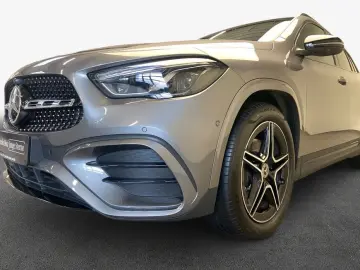 MERCEDES-BENZ GLA 180 7G AMG