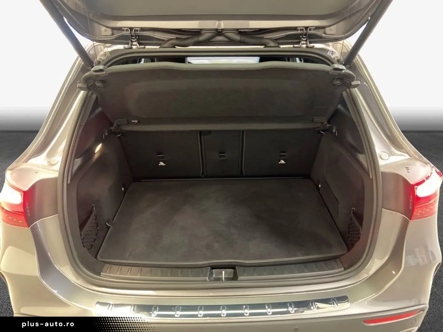 MERCEDES-BENZ GLA 180 7G AMG